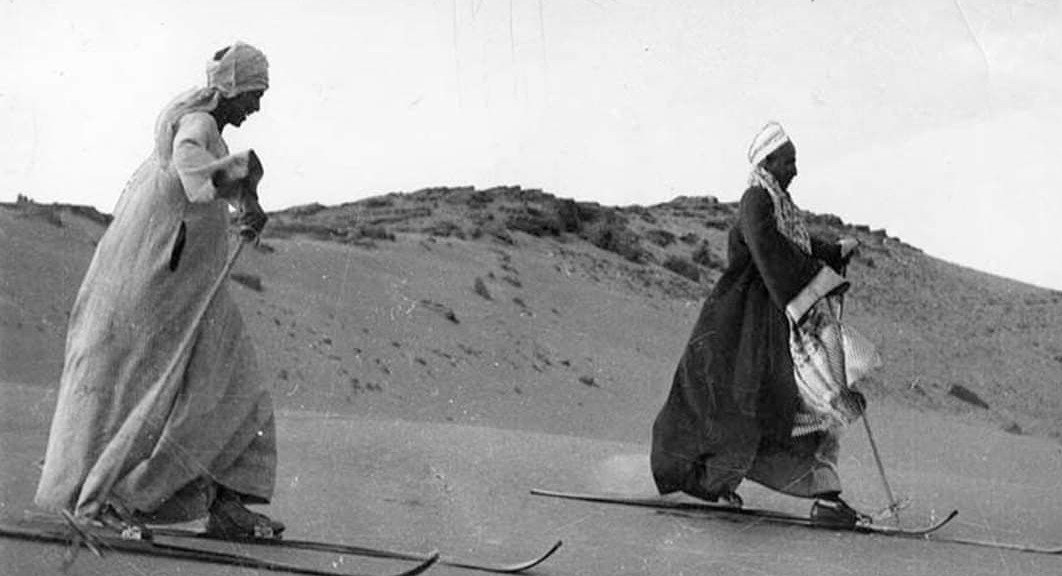 Kum sörfü geçmişi - 1939'larda kum üzerinde kayak yapan Mısırlılar