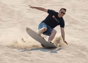 homokdeszkázás a Bruneau homokdűnéknél Idahóban