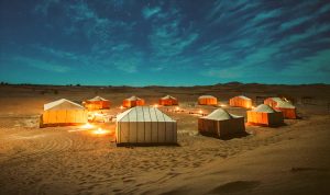 Campamento del desierto en el desierto del Sahara
