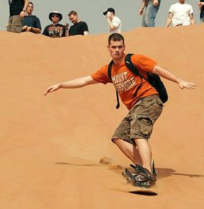 Sand snowboarding (sandboarding)