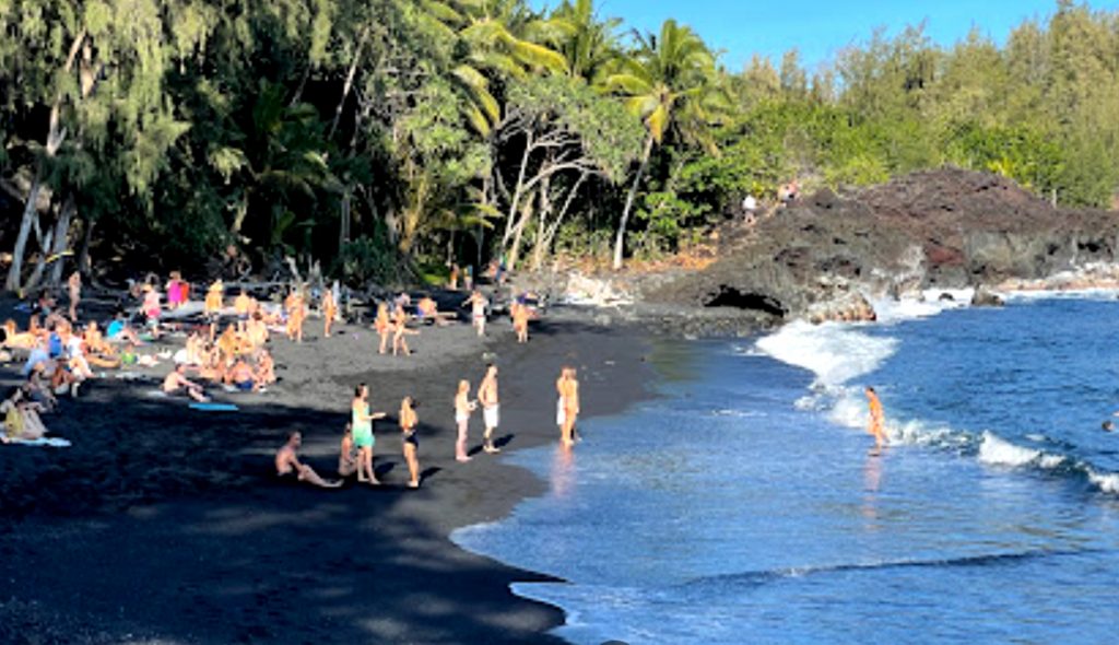 Best US Black Sand Beaches: Punalu'u Beach