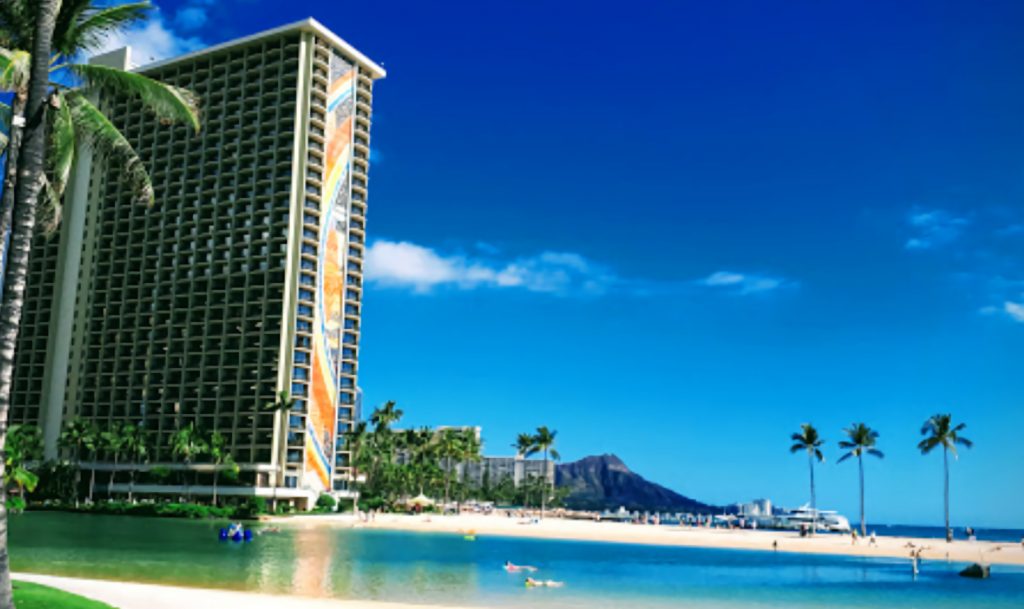 Best US White Sand Beaches: Duke Kahanamoku Beach. Oahu, Hawaii