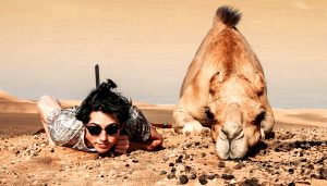 حماية العين من شمس الصحراء