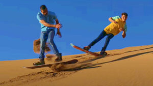 Sandboarding Gomati Sand Dunes. Lemnos, 希腊