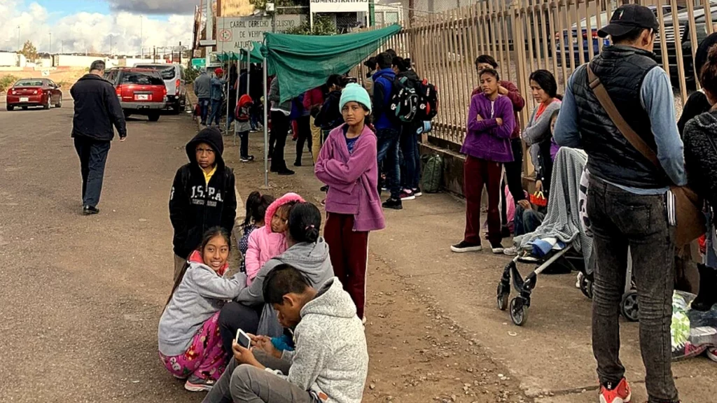 Migrants awaiting humanitarian aid in Nogales, Sonora. Kino Border Initiative.